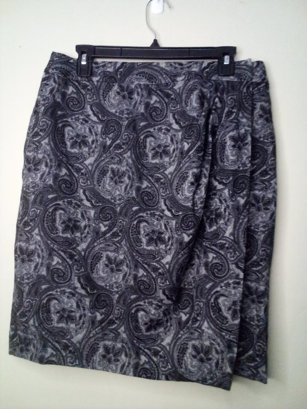 Talbots Wrap Skirt Women 10 Knee Length Wool Blend Paisley Pattern Gray Black
